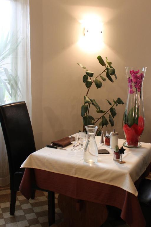 Logis Hotel Restaurant De La Dore Vertolaye Luaran gambar