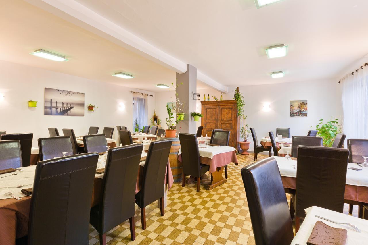 Logis Hotel Restaurant De La Dore Vertolaye Luaran gambar